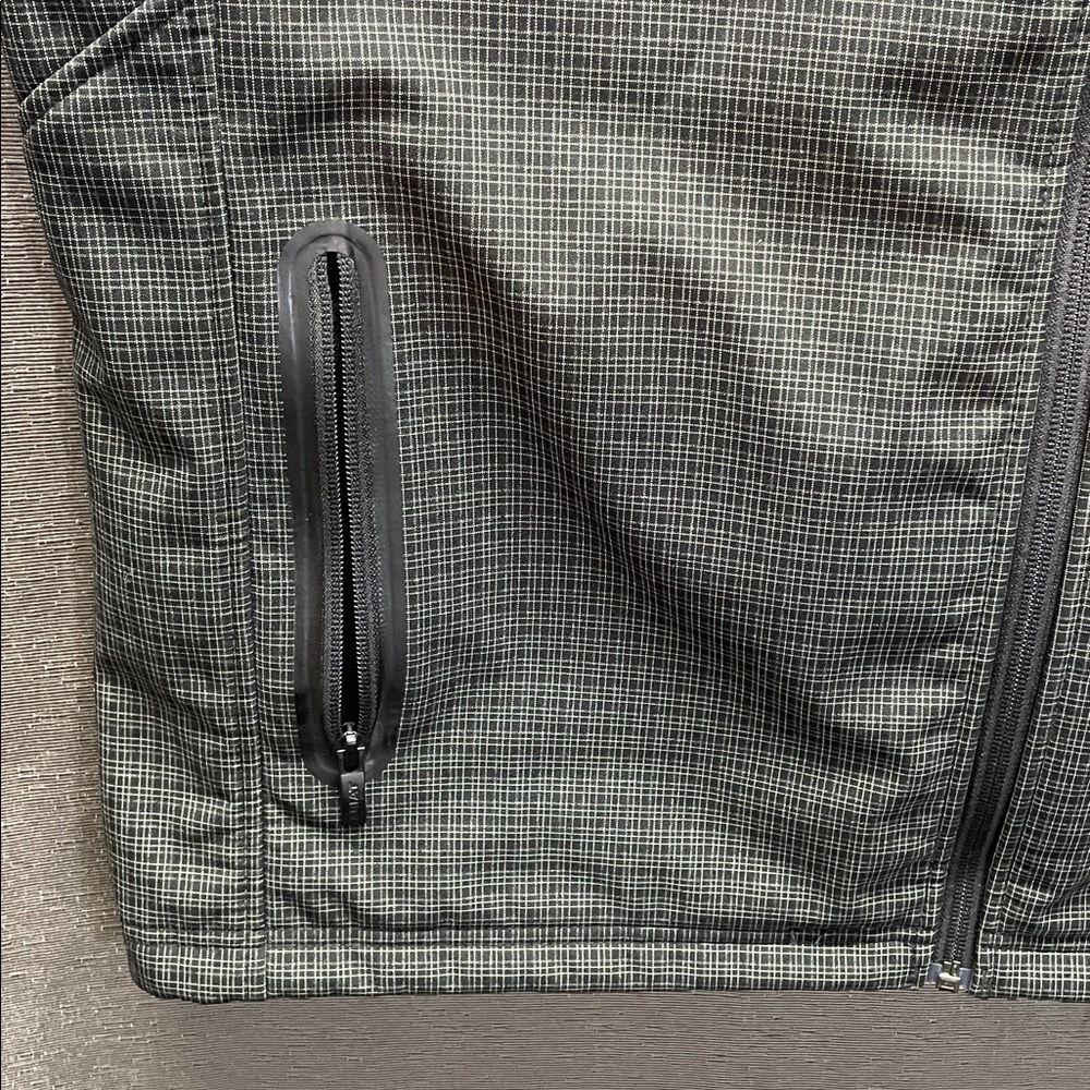 Ariat Men's Dark Charcoal Grid Quilted Vest - Picture 6 of 10